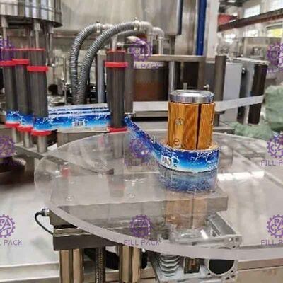 Döner OPP Şişe Etiketleyici Sıcak Tutkal Eriyik Etiketleme Makinesi ekipmanı Plastik Şişe Su Fabrikası için Etiket Aplikatörü Tedarikçi