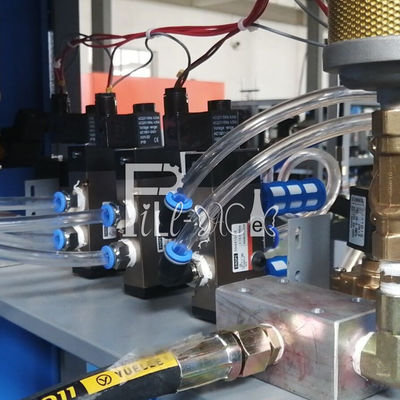 3 Galon 5 Galon 10 Litre 15l 20l 120bph Yarı Otomatik Pet Şişe Şişirme Makinesi Tedarikçi