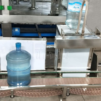 Otomatik Kova Yükleme Cihazı ile 120bph 3 / 5 Galon / 20l Su Şişeleme Makinesi Tedarikçi