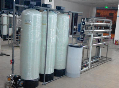 İçilebilir 3000lph Ters Ozmoz Su Arıtma Makinesi FRP Filtre Tankı Tedarikçi