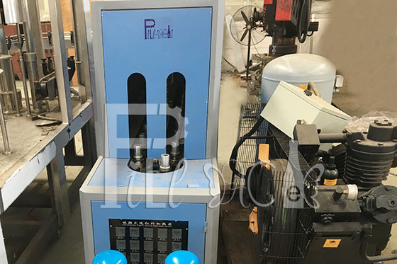 20 Litrelik PET Galon Şişe Şişirme Makinesi Kompakt Yapı Tedarikçi